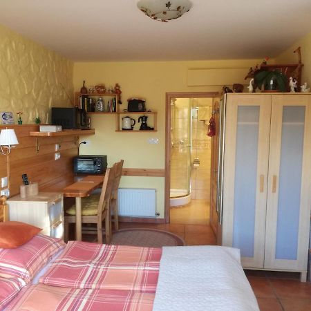 Virag Apartmanhaz Ödenburg Exterior foto